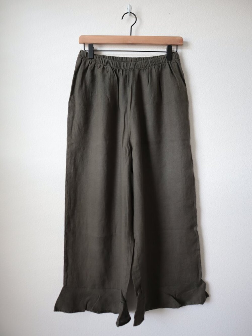 Flax Ruffle Bottom Cropped Linen Pants | S
